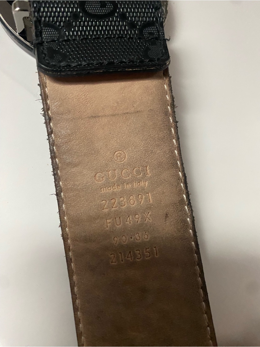 Black Gucci Belt 32-36 - Picture 8 of 8
